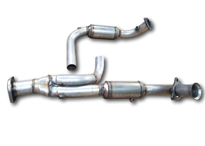 2002 Cadillac Escalade Base 5.3L Direct Fit Catalytic Converter EPA